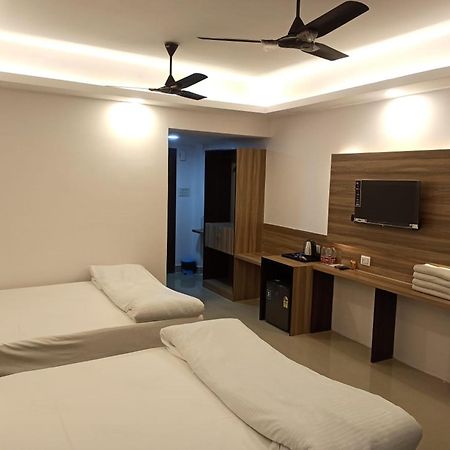 Gods County Hotels & Resorts Tarapith Esterno foto