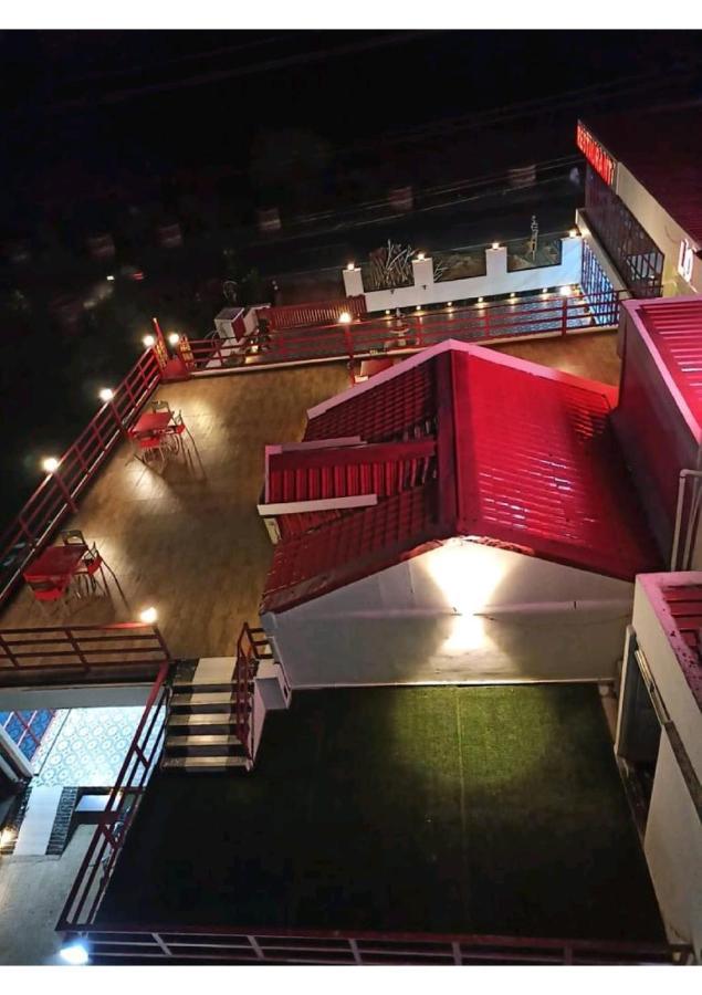 Gods County Hotels & Resorts Tarapith Esterno foto