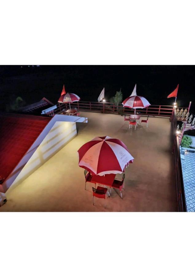 Gods County Hotels & Resorts Tarapith Esterno foto