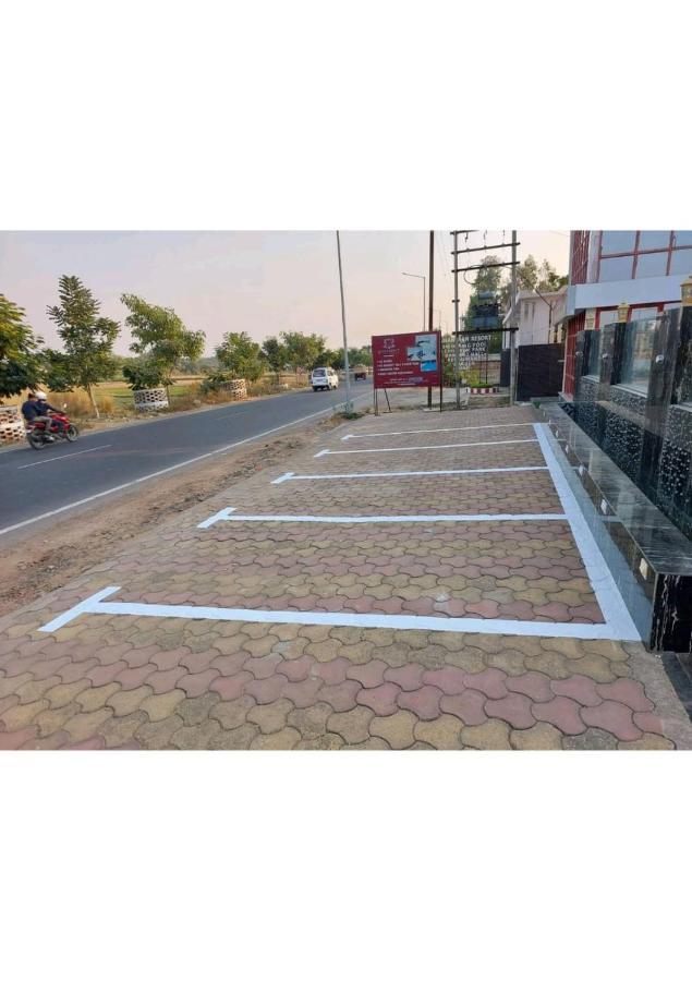 Gods County Hotels & Resorts Tarapith Esterno foto