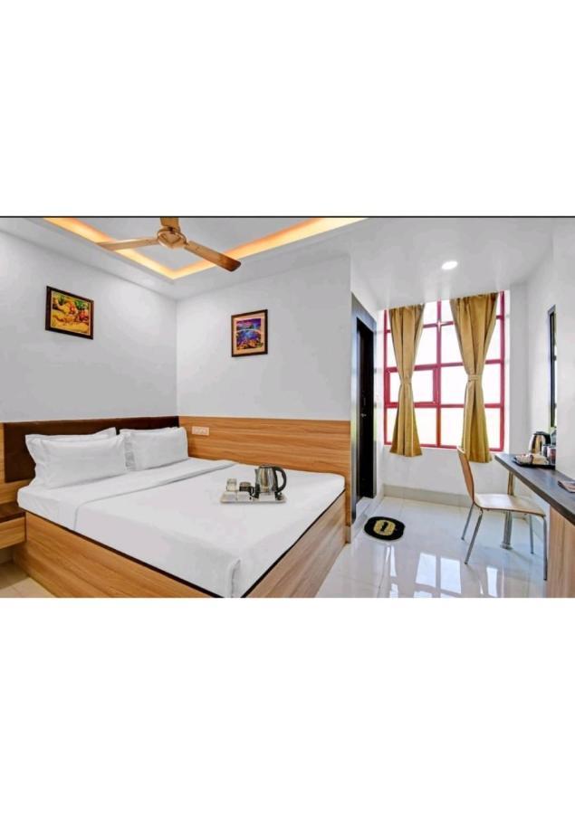 Gods County Hotels & Resorts Tarapith Esterno foto