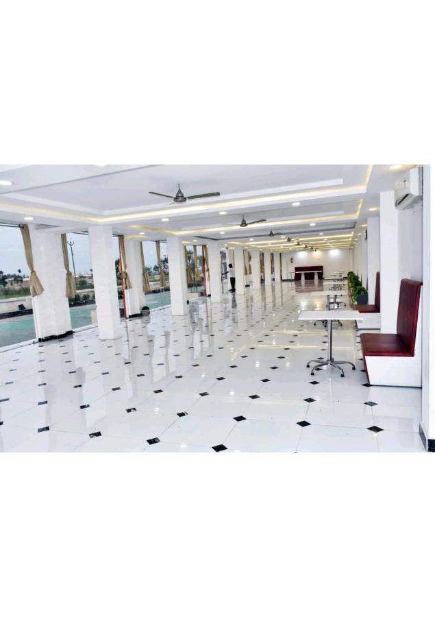 Gods County Hotels & Resorts Tarapith Esterno foto